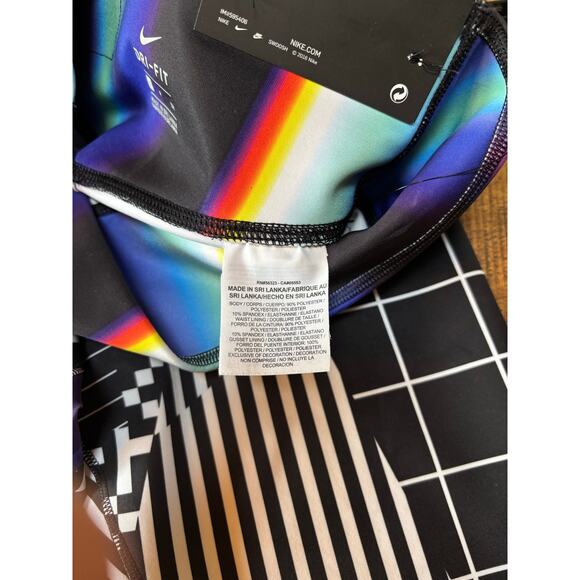 NWT Womens Nike Legendary Tight Fit Mid Rise Training Yoga Tight Leggings Small - Picture 10 of 12